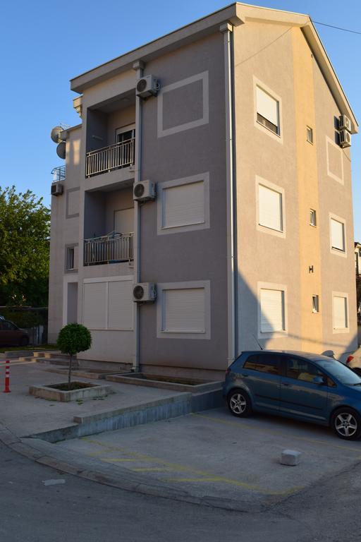 Apartment Fini Tivat Luaran gambar